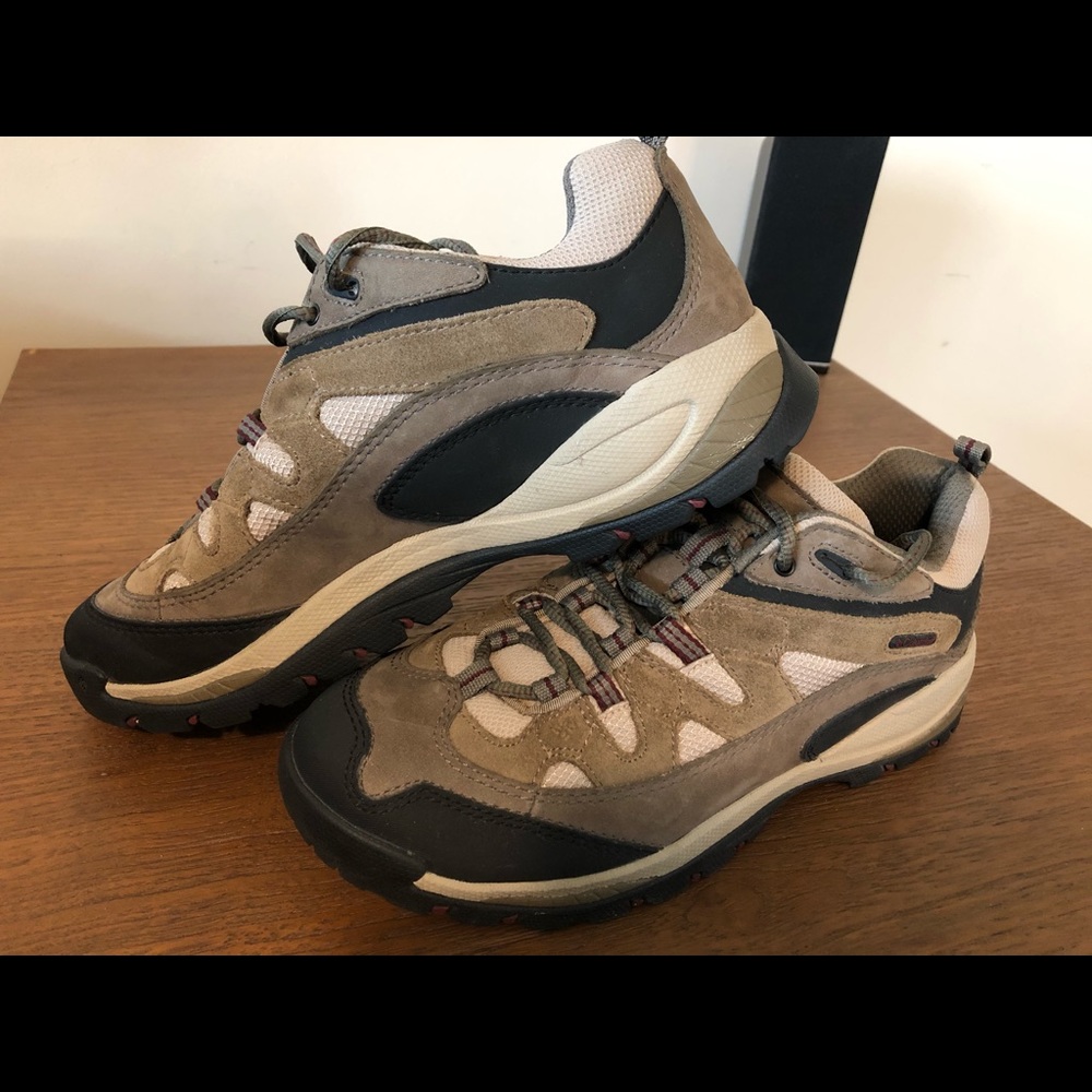 Columbia OMNITORIAL hiking / trail sneakers.